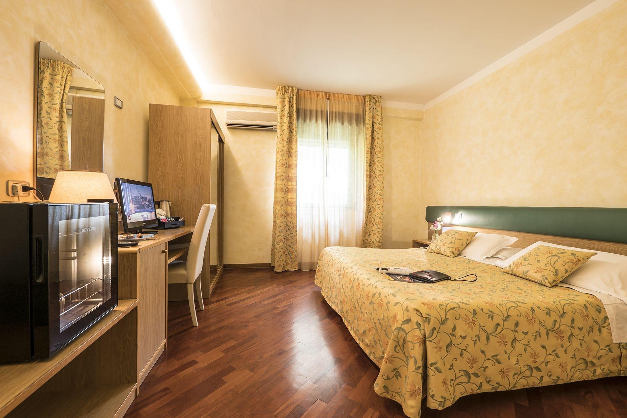 Hotel Vega Перуджа Экстерьер фото