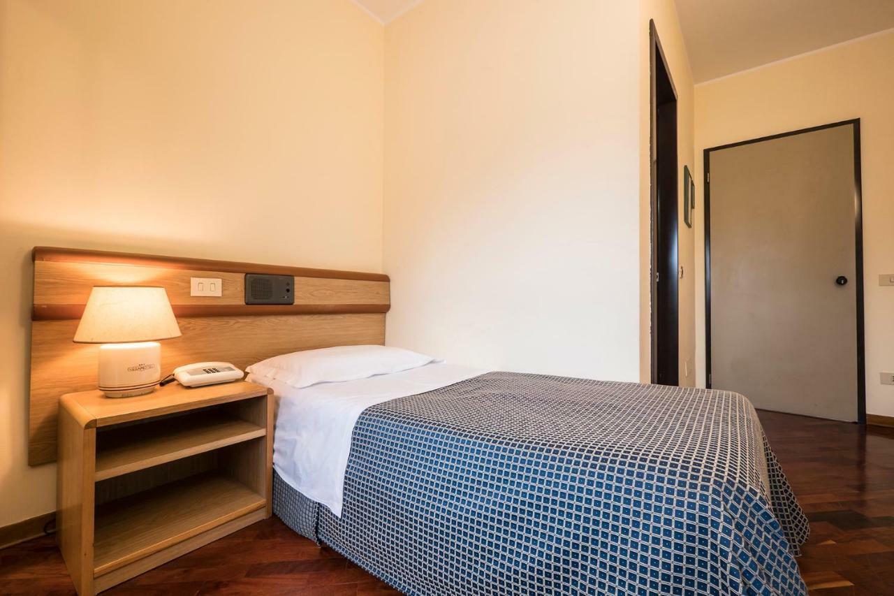 Hotel Vega Перуджа Экстерьер фото