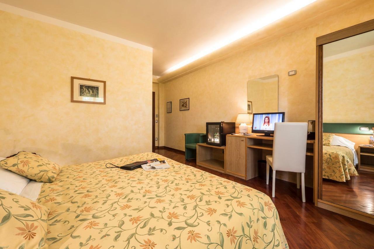 Hotel Vega Перуджа Экстерьер фото