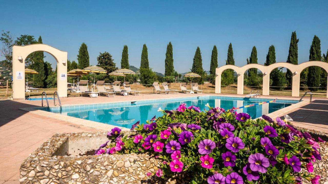 Hotel Vega Перуджа Экстерьер фото
