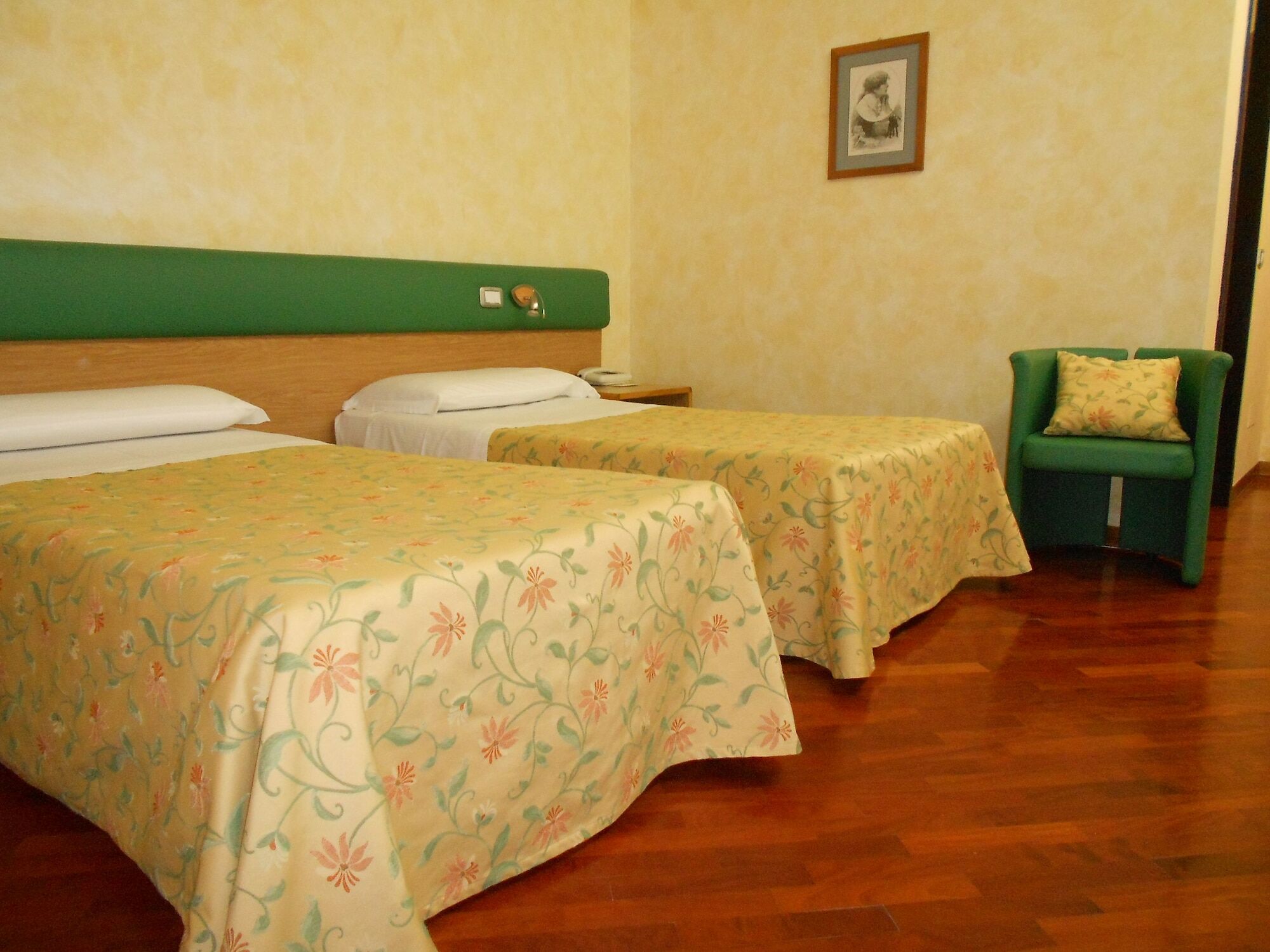 Hotel Vega Перуджа Экстерьер фото